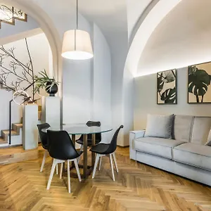 https://ferrini-home-piazza-trento.catania-hotels.net